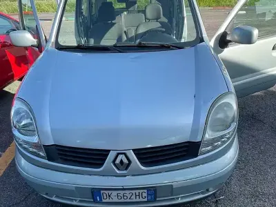 Usata Renault Kangoo Luxe 95 CV (69 kW) 2007 Grigio Monovolume