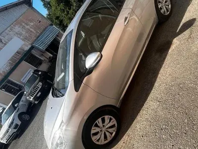 Usata Peugeot 208 Access 68 CV (50 kW) 2013 Grigio Utilitaria