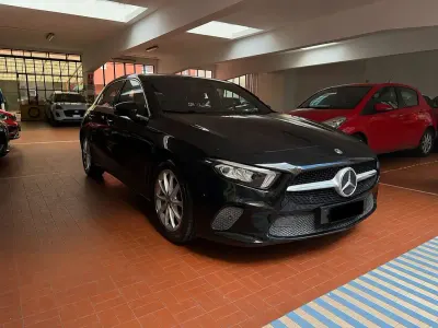 Usata Mercedes A180 116 CV (85 kW) 2020 Nero Berlina