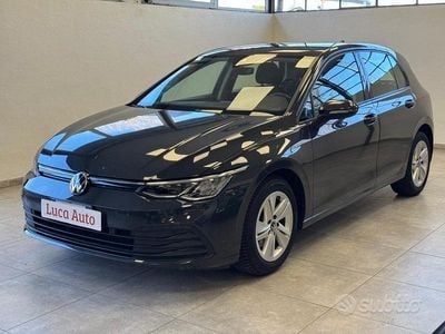 Usata VW Golf VIII 110 CV (80 kW) 2022 Grigio scuro Berlina