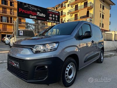 Usata Fiat Doblò 102 CV (75 kW) 2023 Grigio Monovolume