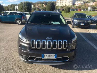 Usata Jeep Cherokee Limited 170 CV (125 kW) 2015 Grigio SUV