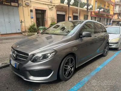 Usata Mercedes B200 136 CV (100 kW) 2016 Grigio Utilitaria
