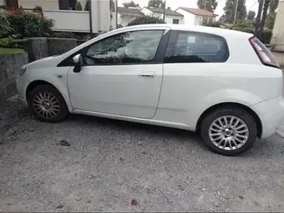 Usata Fiat Grande Punto 65 CV (47 kW) 2013 Bianco Utilitaria