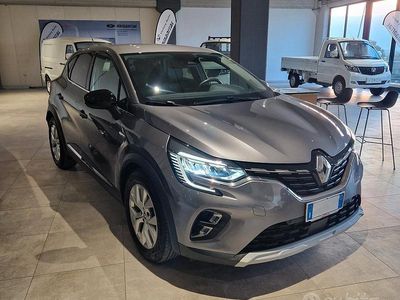 Usata Renault Captur Intens 160 CV (117 kW) 2022 Grigio SUV
