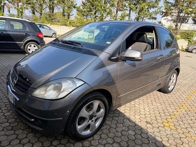 Begagnad Mercedes A180 Elegance 109 HK (80 kW) 2010 Grå Sportkupé
