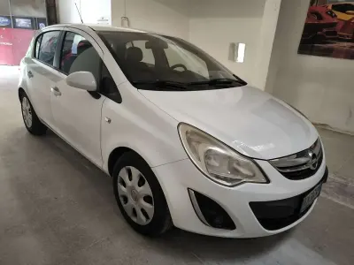 Usata Opel Corsa Edition 86 CV (63 kW) 2012 Other Utilitaria