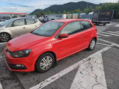 Usata VW Polo Trendline 75 CV (55 kW) 2015 Rosso Berlina