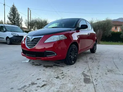 Usata Lancia Ypsilon 86 CV (63 kW) 2013 Rosso Utilitaria