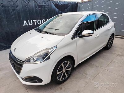 Usata Peugeot 208 Allure 75 CV (55 kW) 2016 Bianco Utilitaria