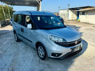 Usata Fiat Doblò 105 CV (77 kW) 2017 Grigio Monovolume