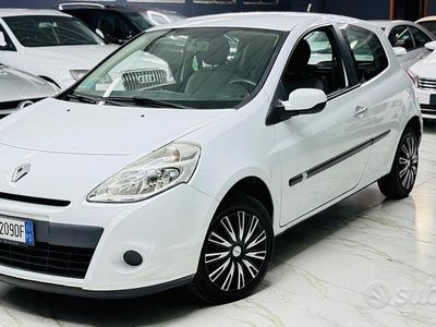 Bianco Usata 2010 Renault Clio II Luxe Berlina | 4300 € (Buon prezzo)