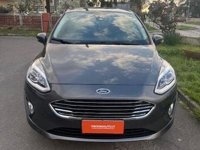 Usata Ford Fiesta 95 CV (69 kW) 2020 Gray Utilitaria