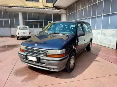 Usata Chrysler Voyager 118 CV (86 kW) 1993 Blu/azzurro Monovolume