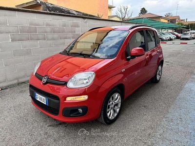 Begagnad Fiat Panda Lounge 69 HK (50 kW) 2017 Röd Halvkombi