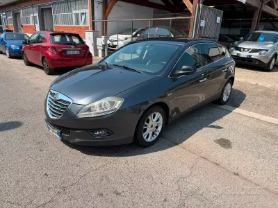 Usata Lancia Delta Gold 120 CV (88 kW) 2012 Grigio Utilitaria