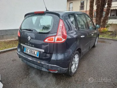 Usata Renault Scenic E-Tech 130 CV (95 kW) 2010 Grigio Monovolume