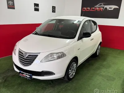 Usata Lancia Ypsilon 69 CV (50 kW) 2012 Bianco Utilitaria