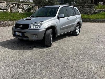 Begagnad Toyota RAV4 Sol 116 HK (85 kW) 2005 Grå SUV