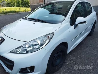 Usata Peugeot 207 75 CV (55 kW) 2013 Bianco Utilitaria