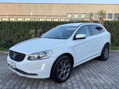 Usata Volvo XC60 Ocean Race 150 CV (110 kW) 2016 Bianco SUV