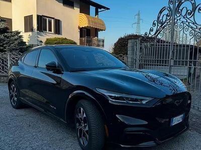 Usata Ford Mustang Mach-E 197 kW (269 CV) 2021 Nero SUV