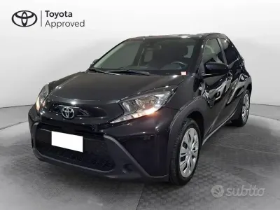 Usata Toyota Aygo X Active 72 CV (52 kW) 2023 Black met SUV