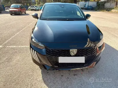 Usata Peugeot 208 GT 102 CV (75 kW) 2024 Nero Utilitaria