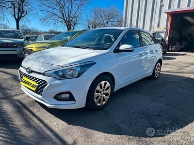 Usata Hyundai i20 75 CV (55 kW) 2019 Bianco Utilitaria