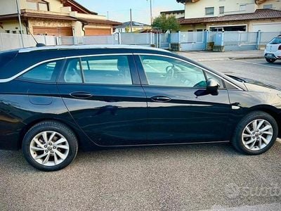 Usata Opel Astra 130 CV (95 kW) 2022 Nero Station wagon