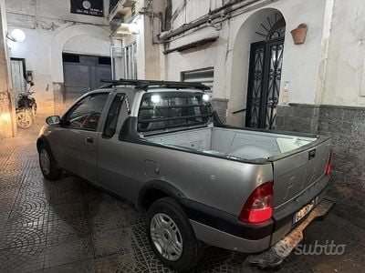 Usata Fiat Strada 80 CV (58 kW) 2020 Grigio Pick-up