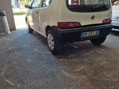 Käytetty Fiat 600 54 HP (39 kW) 2008 Valkoinen Viistoperä