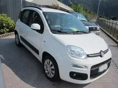 Usata Fiat Panda Lounge 75 CV (55 kW) 2012 Bianco Utilitaria