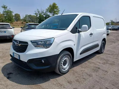 Usata Opel Combo Edition 101 CV (74 kW) 2020 Bianco Monovolume