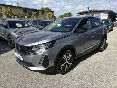 Usata Peugeot 3008 Allure 131 CV (96 kW) 2023 Argento SUV