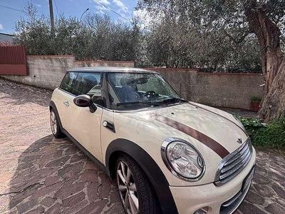 Usata Mini Cooper D 111 CV (81 kW) 2011 Beige Utilitaria