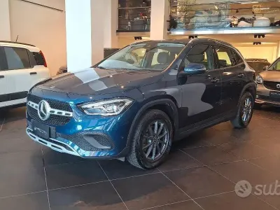 Usata Mercedes GLA200 Business 150 CV (110 kW) 2021 Blu/azzurro SUV