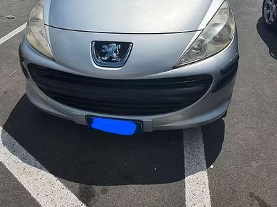 Käytetty Peugeot 207 2008 Coupe - kaksiovinen