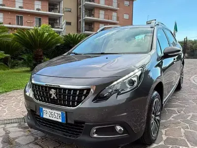 Usata Peugeot 2008 120 CV (88 kW) 2018 Grigio SUV