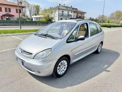 Usata Citroën Xsara Picasso 90 CV (66 kW) 2003 Grigio Monovolume