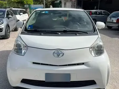 Käytetty Toyota iQ 68 HP (50 kW) 2009 Valkoinen Viistoperä