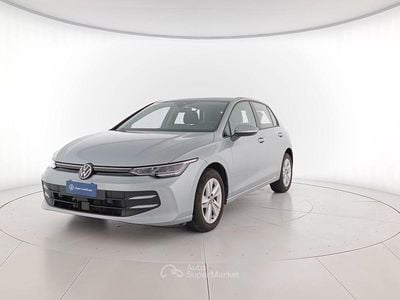 Usata VW Golf VIII Life 116 CV (85 kW) 2025 Dolomite silver metallizzato Berlina
