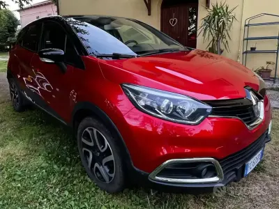 Usata Renault Captur Intens 110 CV (80 kW) 2016 Rosso SUV