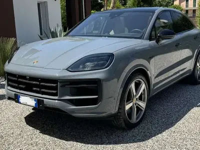 Usata Porsche Cayenne 354 CV (260 kW) 2024 Grigio SUV