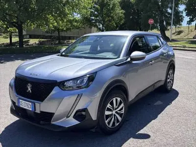 Usata Peugeot 2008 Active 102 CV (75 kW) 2021 Grigio SUV