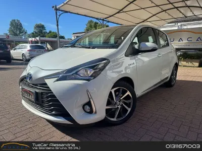 Usata Toyota Yaris Hybrid Trend 101 CV (74 kW) 2018 Bianco Berlina