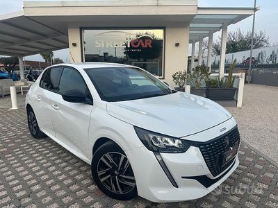 Usata Peugeot 208 Allure 102 CV (75 kW) 2022 Bianco Utilitaria