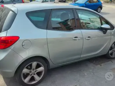 Usata Opel Meriva 101 CV (74 kW) 2010 Grigio Monovolume