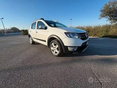 Usata Dacia Sandero Stepway 90 CV (66 kW) 2016 Bianco Berlina