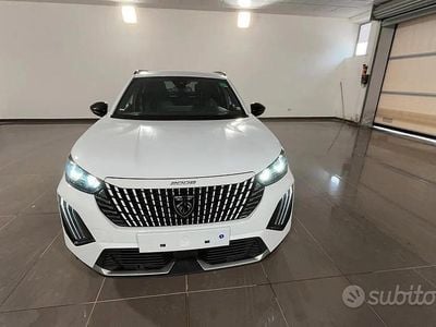 Usata Peugeot 2008 Allure 101 CV (74 kW) 2024 Bianco SUV